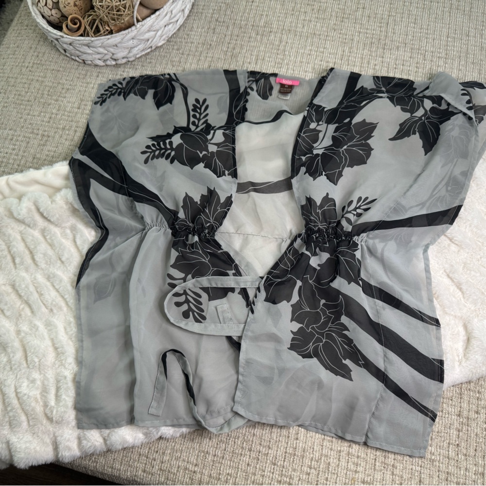 Lola Sheer Black and Gray Floral Blouse Batwing Sleeves xsmall